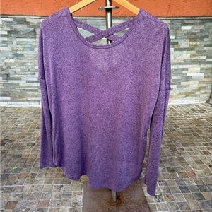 Long sleeve curved hem rue 21 top